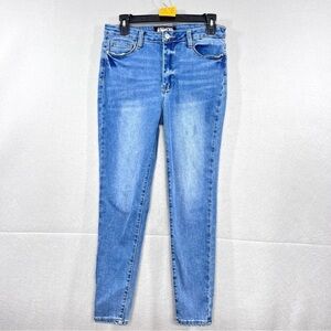 Almost Famous Ultimate Jean (Brand Size 2) Regular Size 8  Waist 30" Ankle Slim